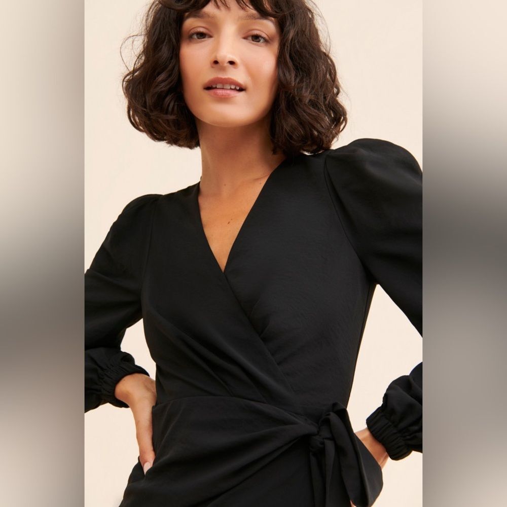g.p.d. Mini Puff Sleeve Wrap V-Neckline Dress – Black (Size S) - Picture 3 of 10